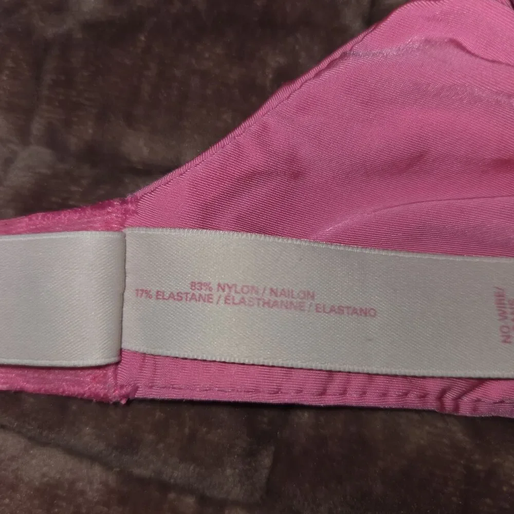 Victoria's Secret No-Wire Wireless Plunge T-Shirt Bra (36C) Pink